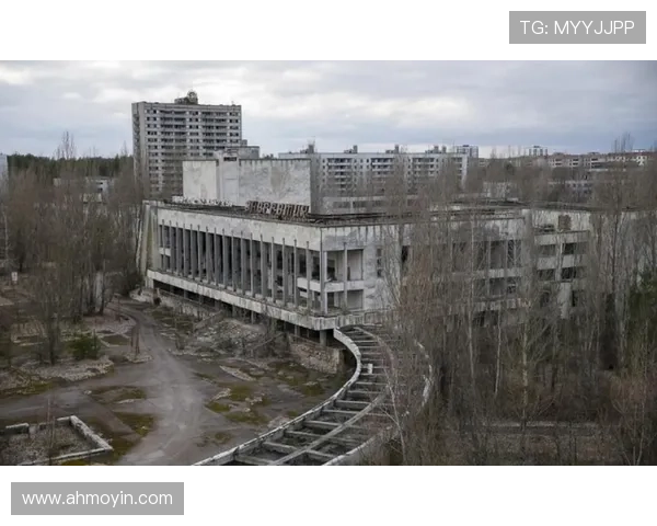 寂静的低语:切尔诺贝利,一座永恒的鬼城 寂静的低语:切尔诺贝利,一座永恒的鬼城